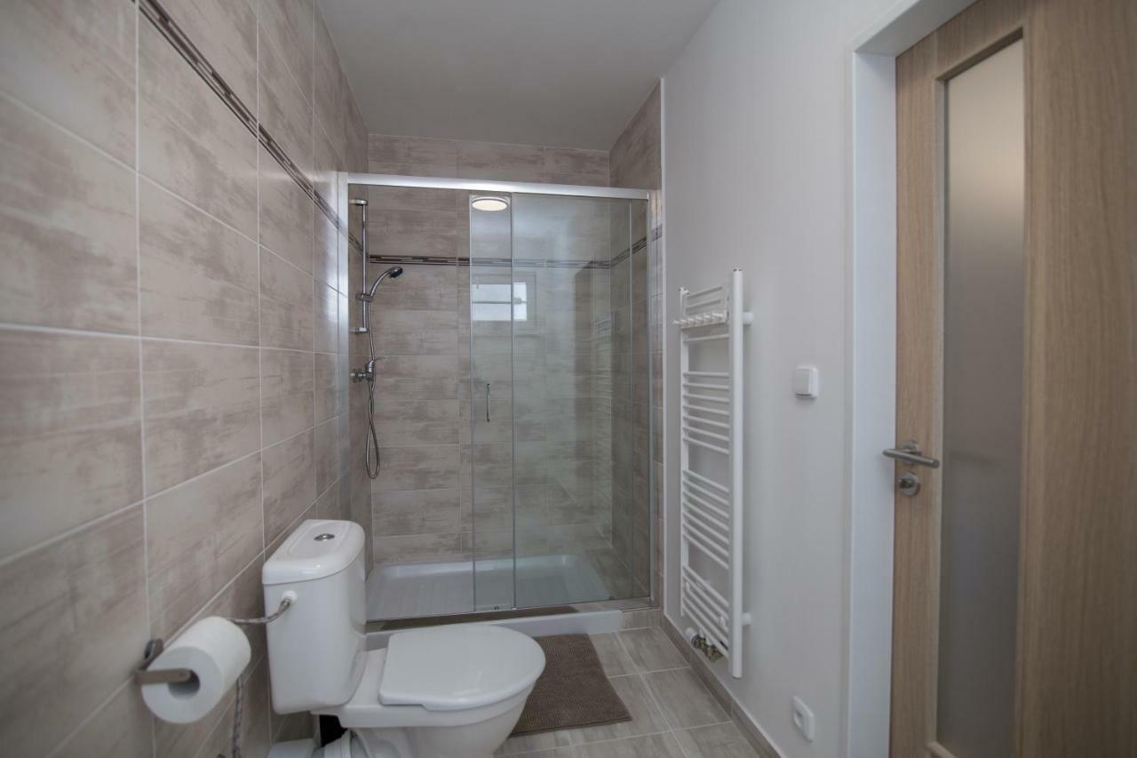 Apartment Sarka Hostka  ภายนอก รูปภาพ